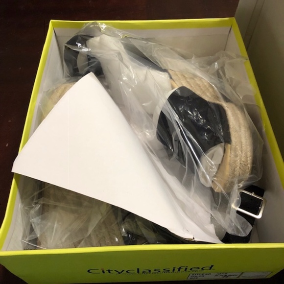 Size 6- Last Pair! Black Espadrille Wedges! 6 - Picture 5 of 6